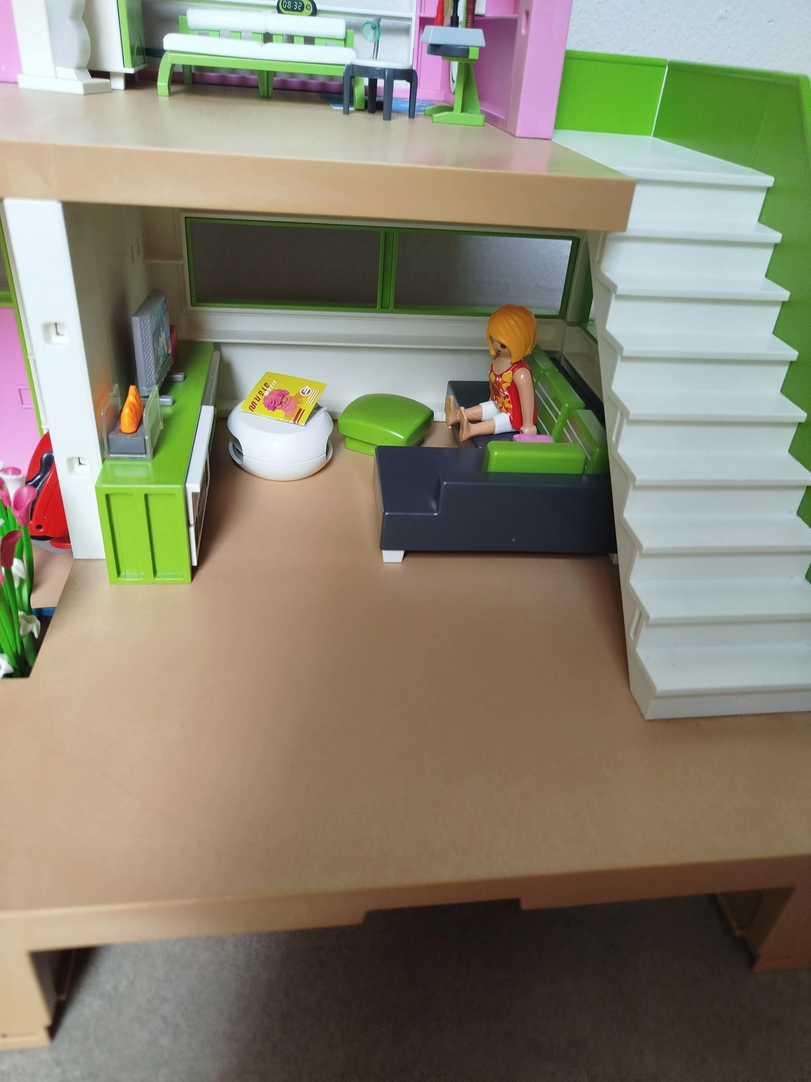 Casa Playmobil grande com móveis, figuras e acessórios – Completa – photo 5